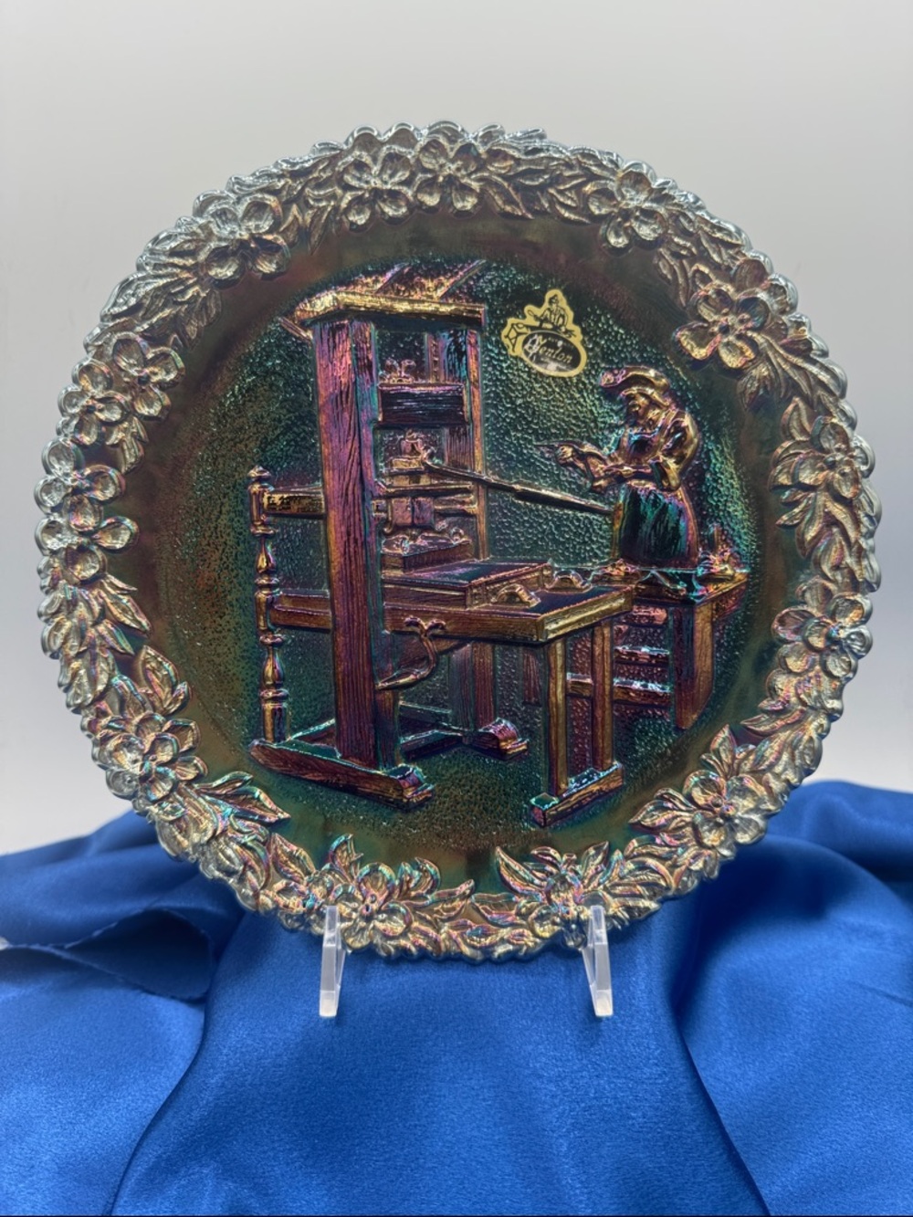Iridescent Decorative Wall Plate with Weaver Motif - Multicolor